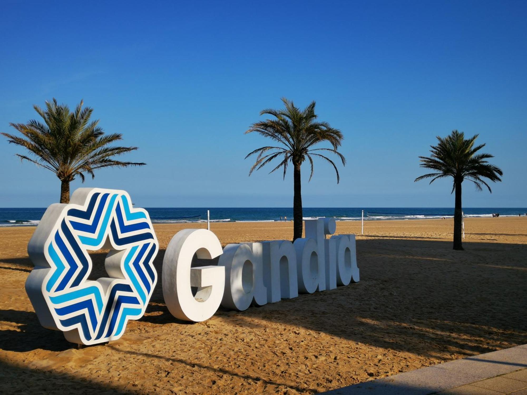 Apartamento Ana Maria Playa De Gandia Solo Familias Екстериор снимка