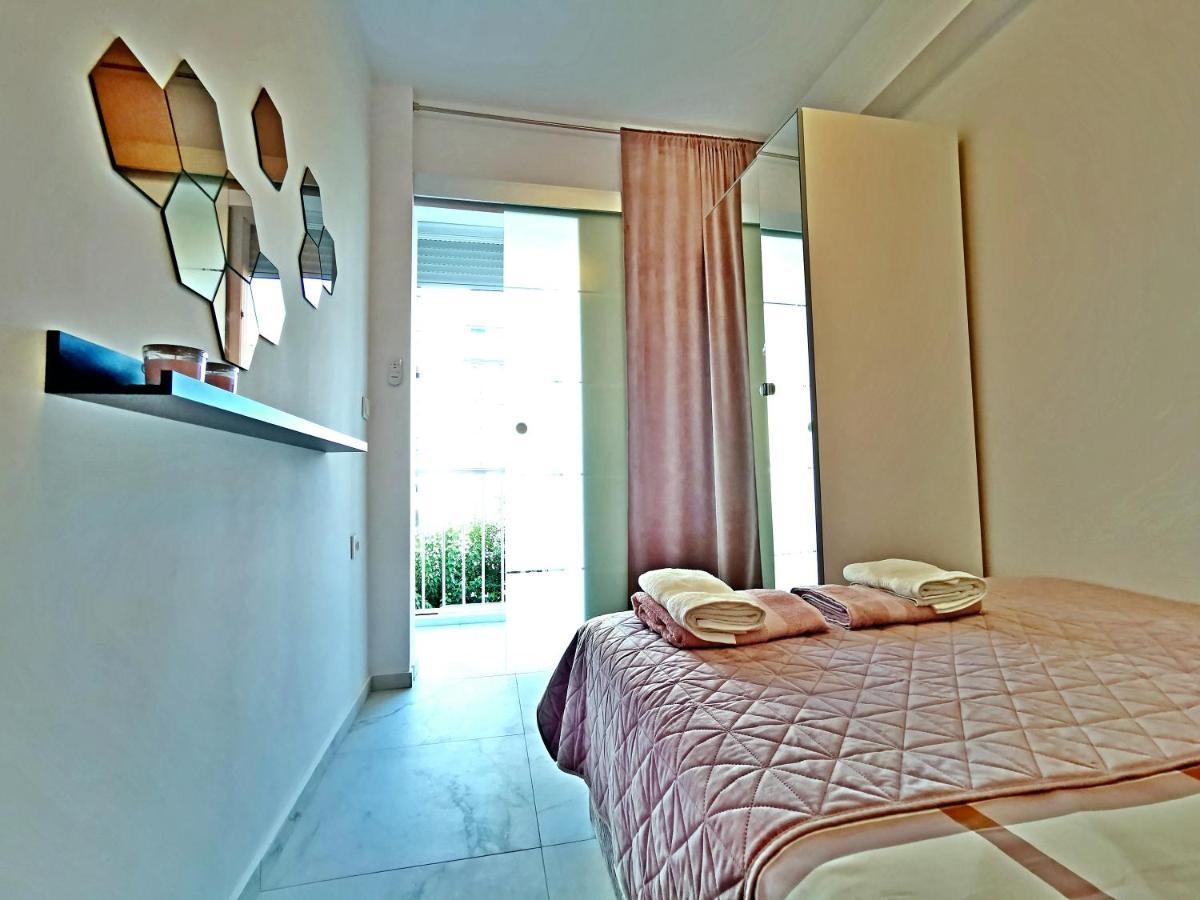 Apartamento Ana Maria Playa De Gandia Solo Familias Екстериор снимка
